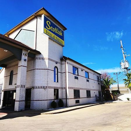 Scottish Inn & Suites Sam Houston Parkway Exterior foto