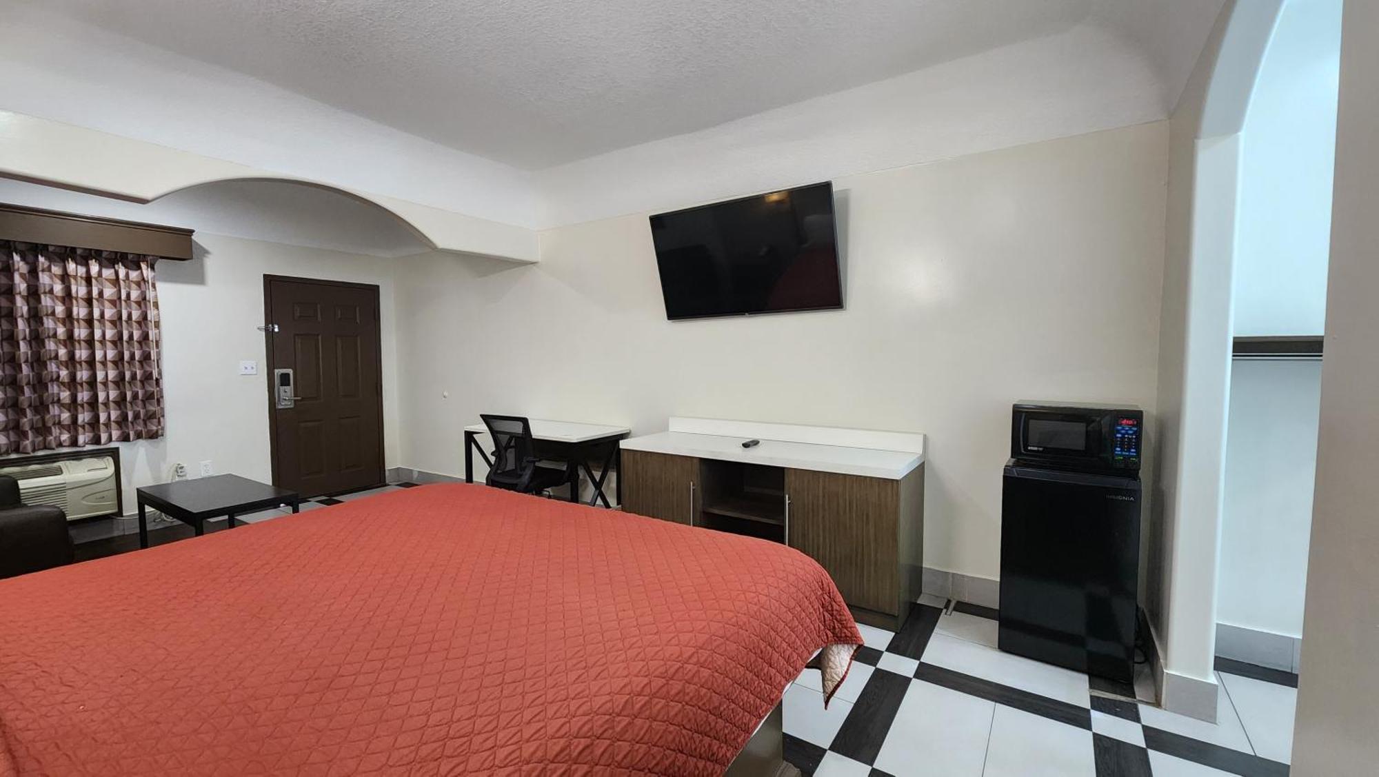 Scottish Inn & Suites Sam Houston Parkway Exterior foto